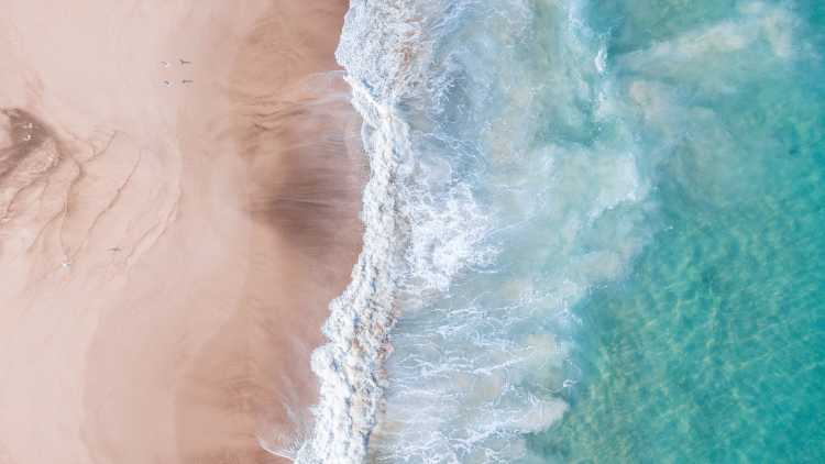 La plage des Sablettes à Menton (06)