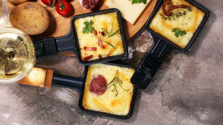 Gastronomie restaurants Savoyards traditionnel raclette