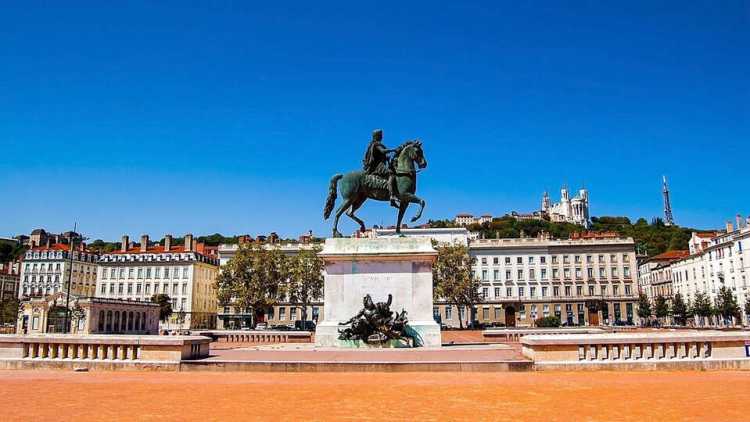 Lyon ville lumière voyage france Gastronomie restaurants Savoyards traditionnel Lyon