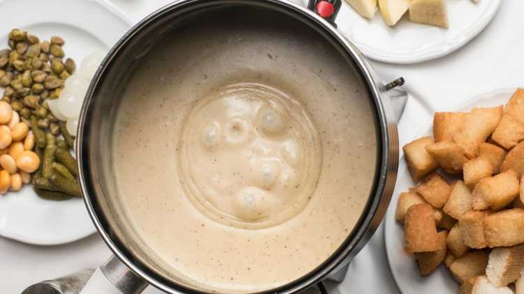 Gastronomie restaurants Savoyards traditionnel fondue 