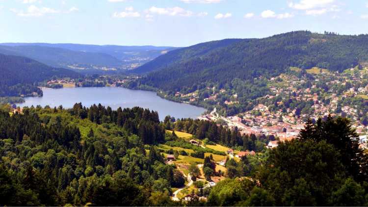 Gérardmer ville de Lorraine Perle des Vosges d’activités le parc Acro-Sphère