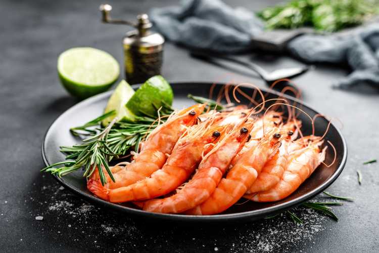 Disfruta del producto estrella de Vinaroz: el langostino rojo.