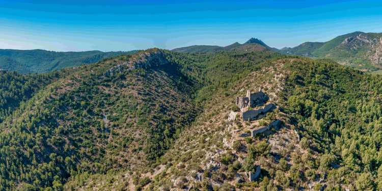 Haz senderismo en el Parque Natural Sierra de Irta.