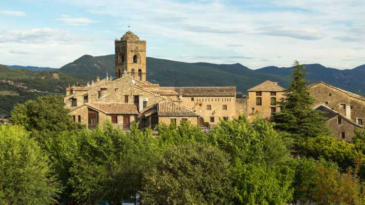 Pueblos bonitos en Huesca: Aínsa