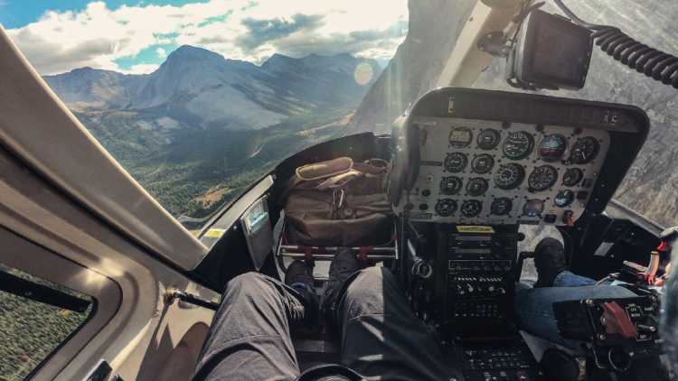 Experiencia aventura a los mandos de un helicóptero para conocer mejor esa ciudad que tanto te apetece ver.