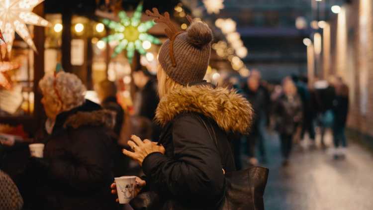 Le marché de Noël d’Aix-la-Chapelle se forme de 120 chalets