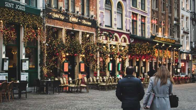 Bruges se pare de mille feux à Noël