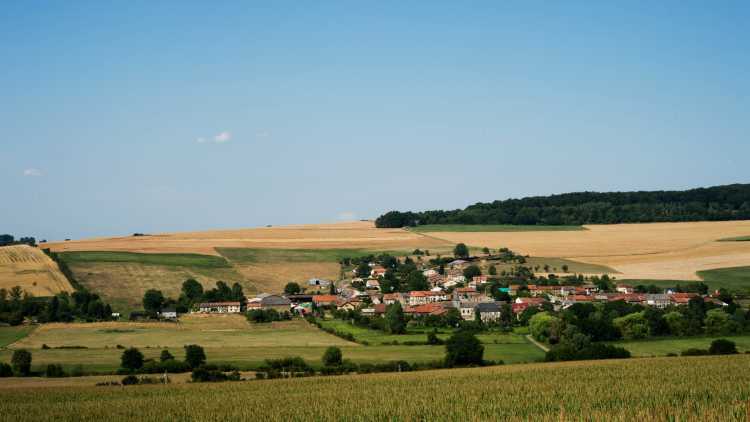 Paysage avec village